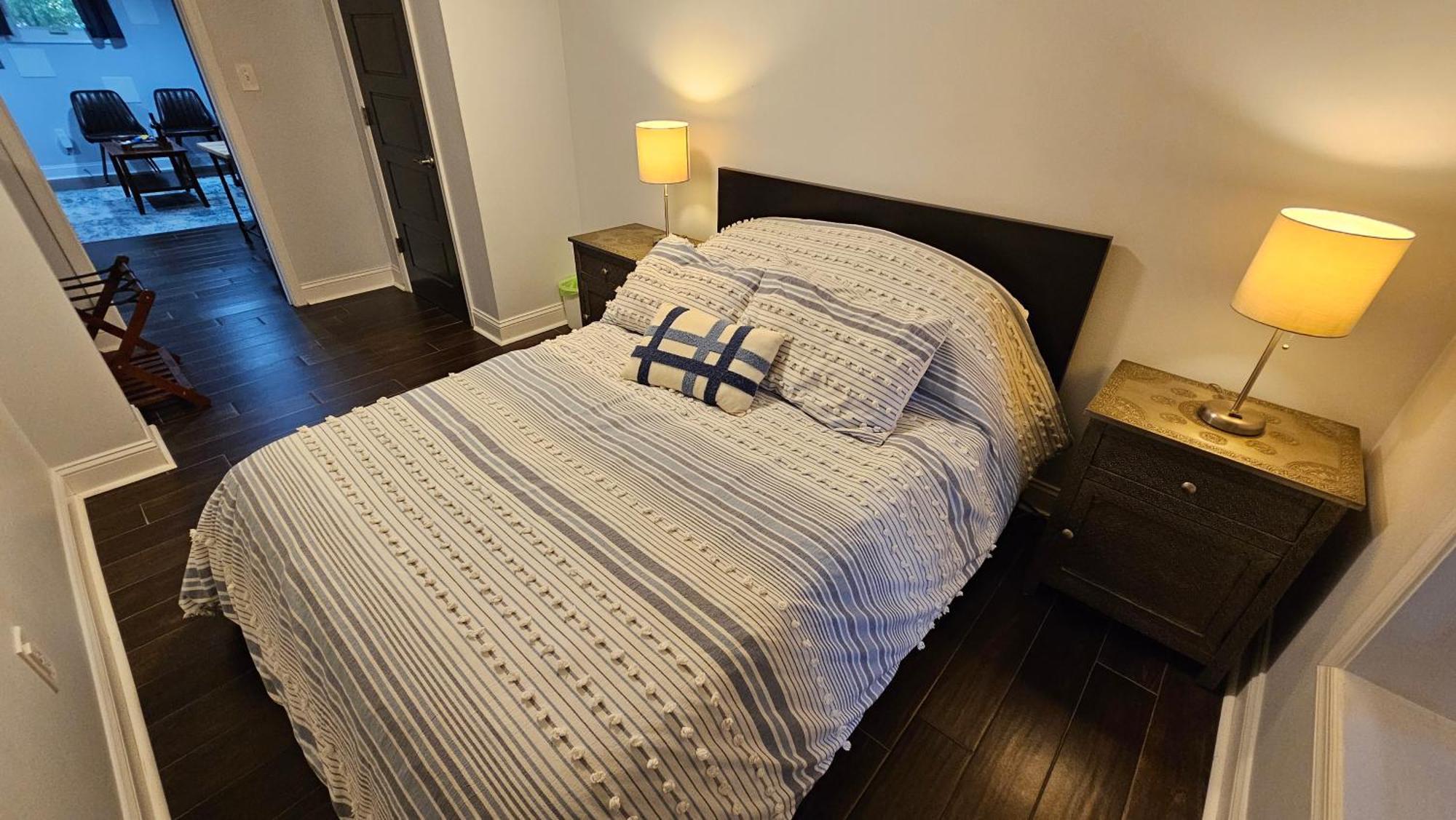 English Basement In Petworth, Washington, Dc -- Free Off-street Parking, Walk To Metro And Restaurants *
