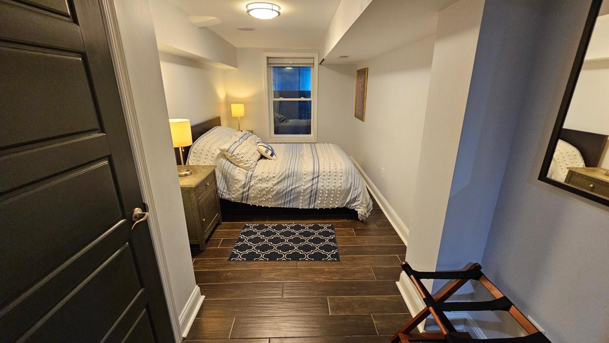 English Basement In Petworth, Washington, Dc -- Free Off-street Parking, Walk To Metro And Restaurants Apartamento